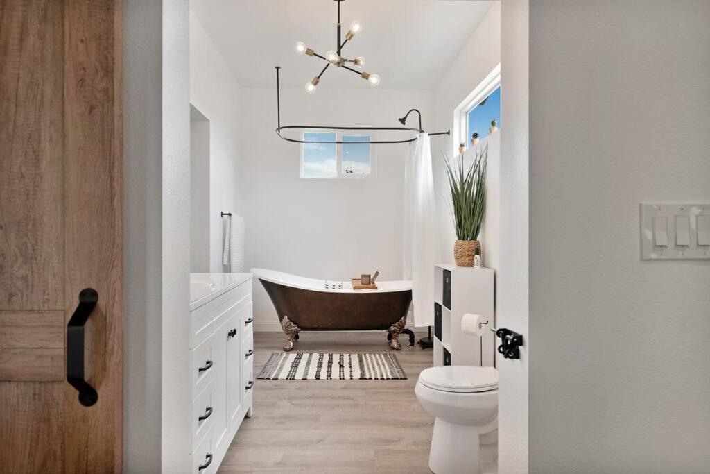 Beautiful Newly Remodeled Home, Near Jt Park 约书亚树 外观 照片